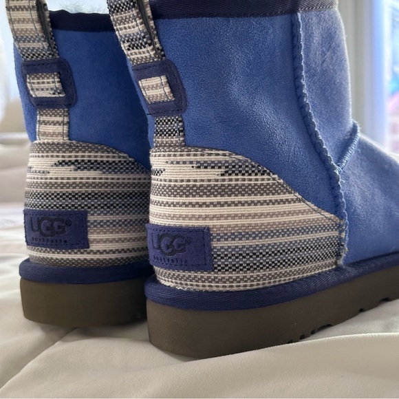 Stylish Blue Ankle Boots - Picture 5 of 7
